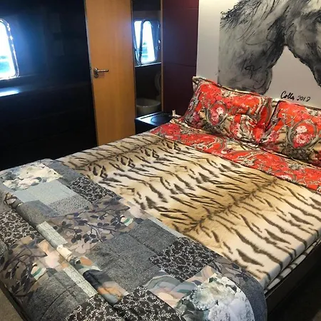 Bådhotel Sadelan 2 Genova