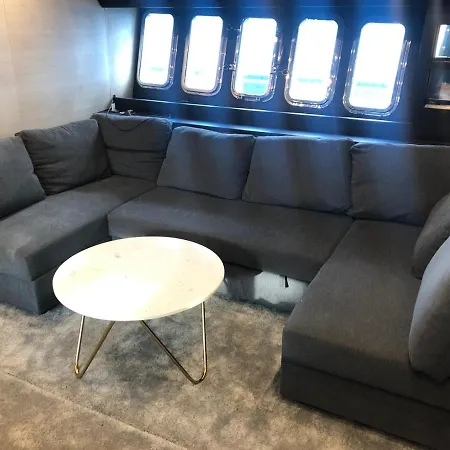 Sadelan 2 Bateau-hôtel